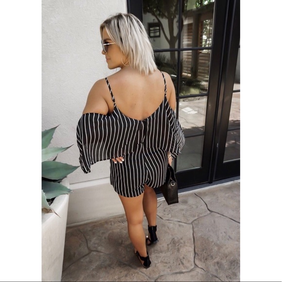 NWT Striped Cold Shoulder Romper - Picture 2 of 4
